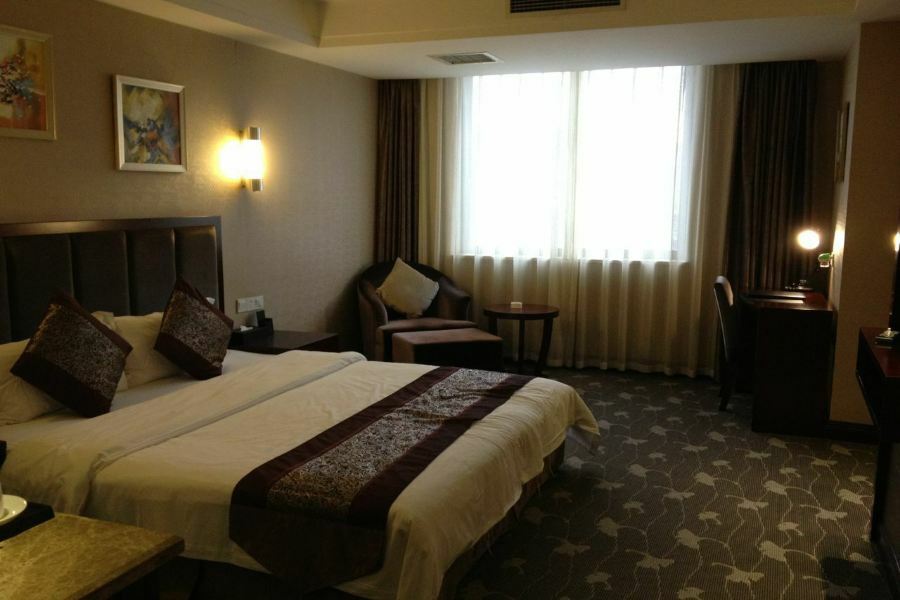 Chengdu Yijin Hotel Экстерьер фото